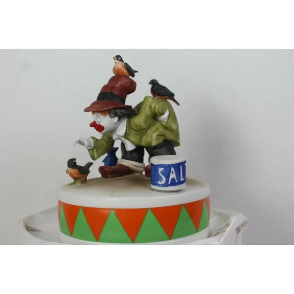 ORIGINAL 1978 Lionstone sculptured porcelain - Picture 1 of 4